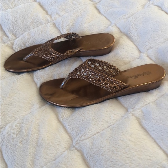 Fancy Old Navy flip flops - Picture 2 of 6